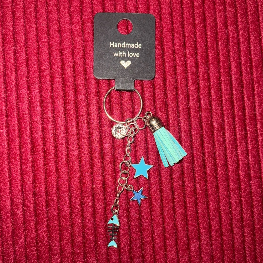 Handcrafted- Silver tone fish and star keychain - blues